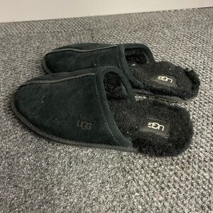 Ugg Australia black suede slip on slippers fur lined rubber soles clogs shoes